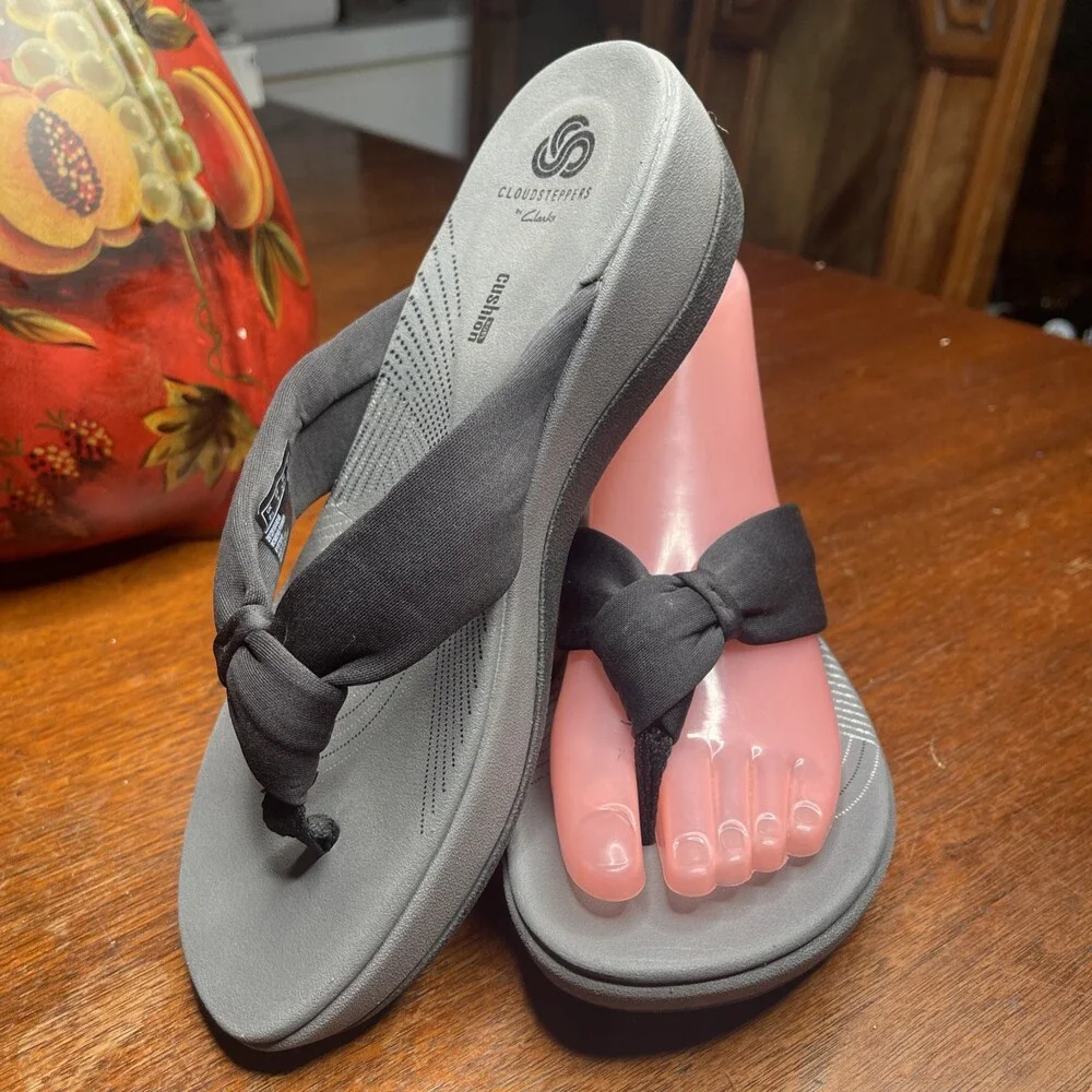 Clarks Cloudsteppers Sandals Womens 7M Arla Glison Thong Black Wedge WORN ONCE
